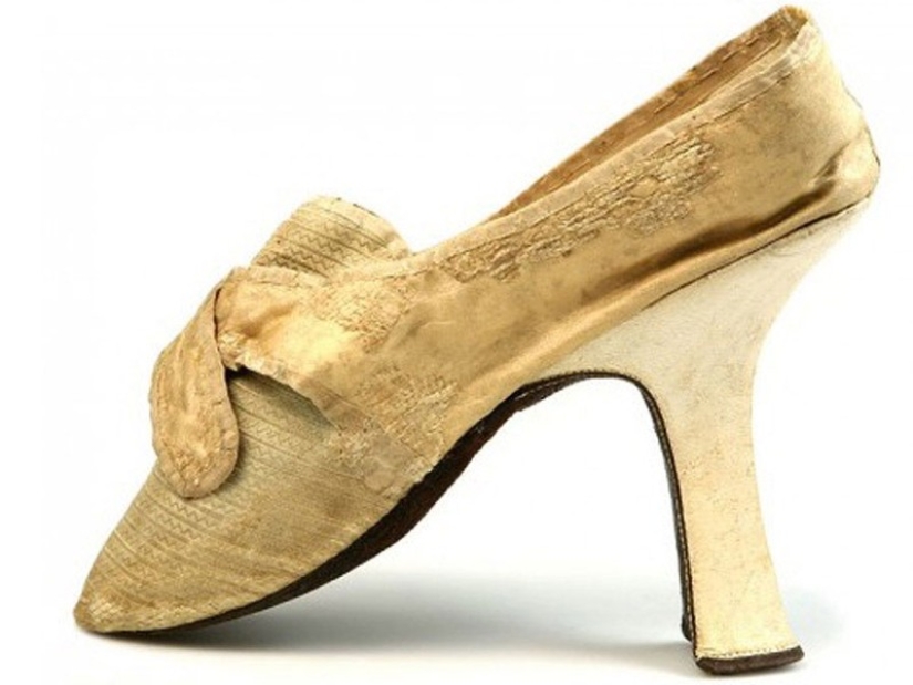 How the legendary red sole appeared on Louboutin shoes How the legendary red sole appeared on Louboutin shoes