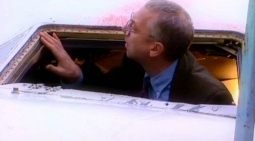 How the pilot of the airliner made a flight outside the cockpit and survived How the pilot of the airliner made a flight outside the cockpit and survived