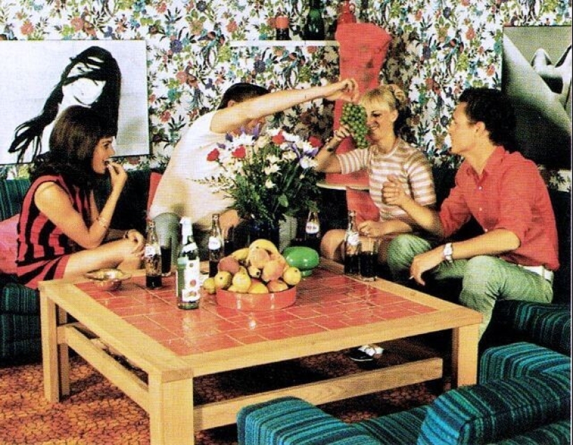 How they lit up at parties in the 1970s How they lit up at parties in the 1970s