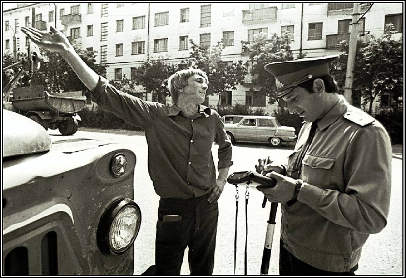 How to stir up grandmothers: selected works of the star of Soviet photography Vladimir Rolov How to stir up grandmothers: selected works of the star of Soviet photography Vladimir Rolov
