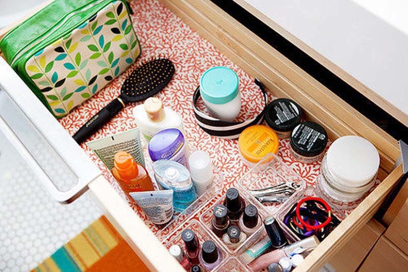 How to update things with self-adhesive tape