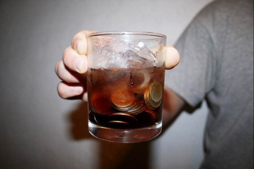 How unusual it is to use Coca-Cola How unusual it is to use Coca-Cola