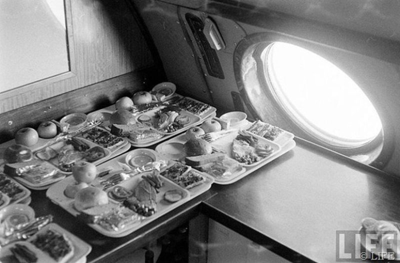 How we used to fly first class: caviar, any alcohol, smoking right in the seat and a full-fledged berth