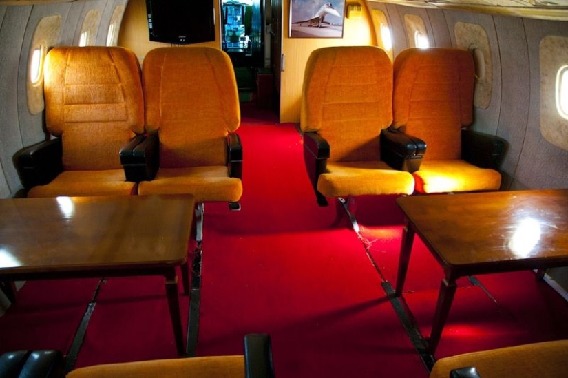 How we used to fly first class: caviar, any alcohol, smoking right in the seat and a full-fledged berth