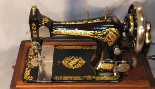 Hunting for sewing machines, or Why antique dealers need Grandma's "Singer"