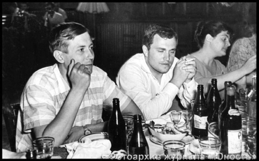 "I demand the continuation of the banquet": rare photos of Soviet celebrities during feasts "I demand the continuation of the banquet": rare photos of Soviet celebrities during feasts