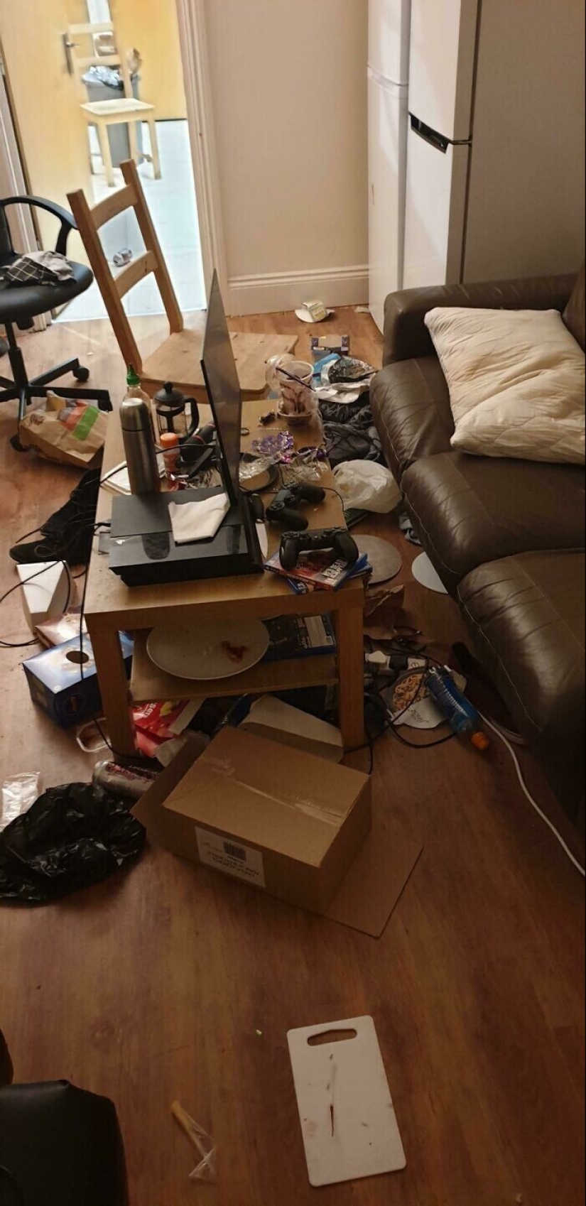 "I live with a monster!" 35 photos of complete chaos from the kings of the mess "I live with a monster!" 35 photos of complete chaos from the kings of the mess