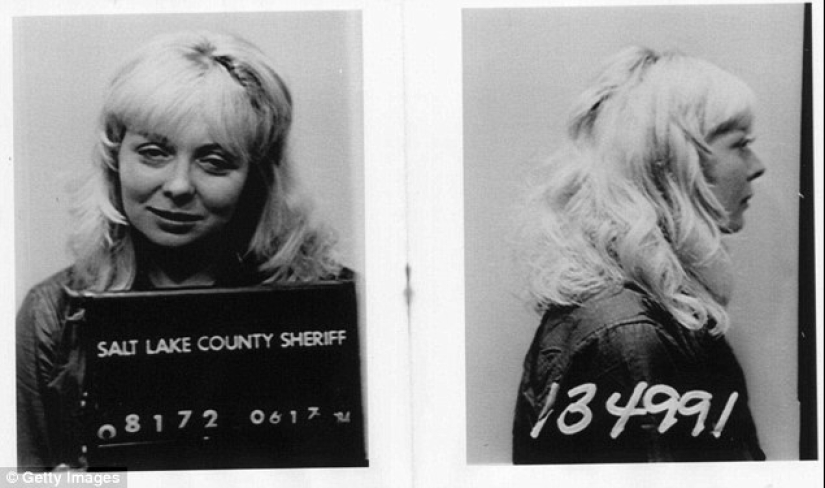 "I loved him so much that I would have climbed Everest with a violet on my nose for him": the story of Joyce McKinney's mad passion "I loved him so much that I would have climbed Everest with a violet on my nose for him": the story of Joyce McKinney's mad passion