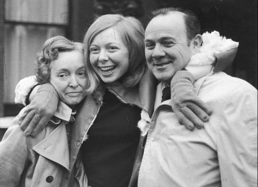 "I loved him so much that I would have climbed Everest with a violet on my nose for him": the story of Joyce McKinney's mad passion "I loved him so much that I would have climbed Everest with a violet on my nose for him": the story of Joyce McKinney's mad passion