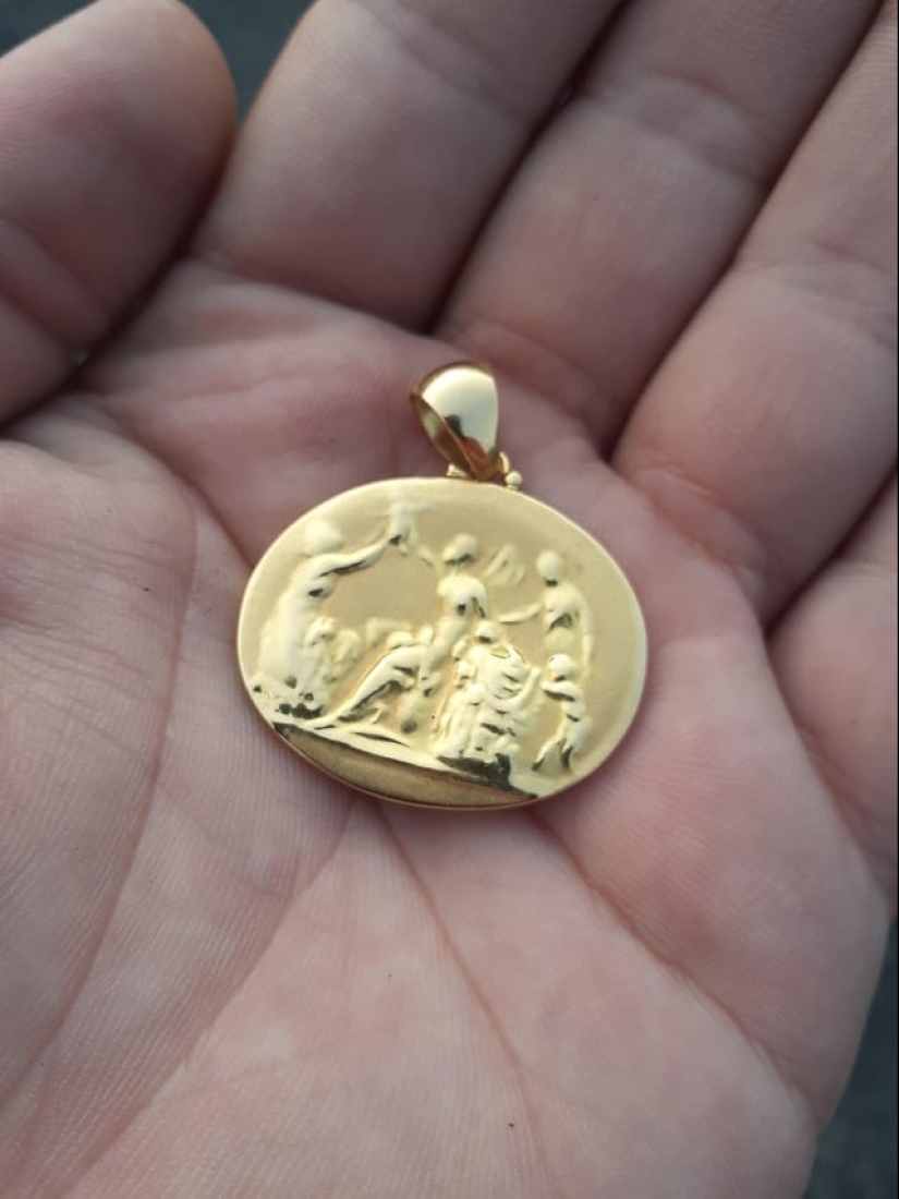 I was looking for copper, I found gold: 30 photos of ancient and very valuable items from flea markets