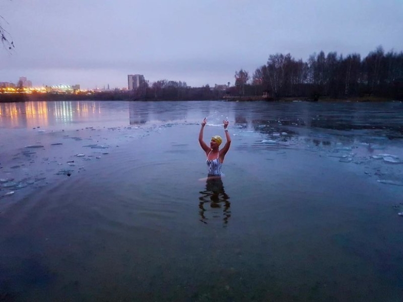 “If you want to be healthy, toughen up!” Girls who love to strip and dive