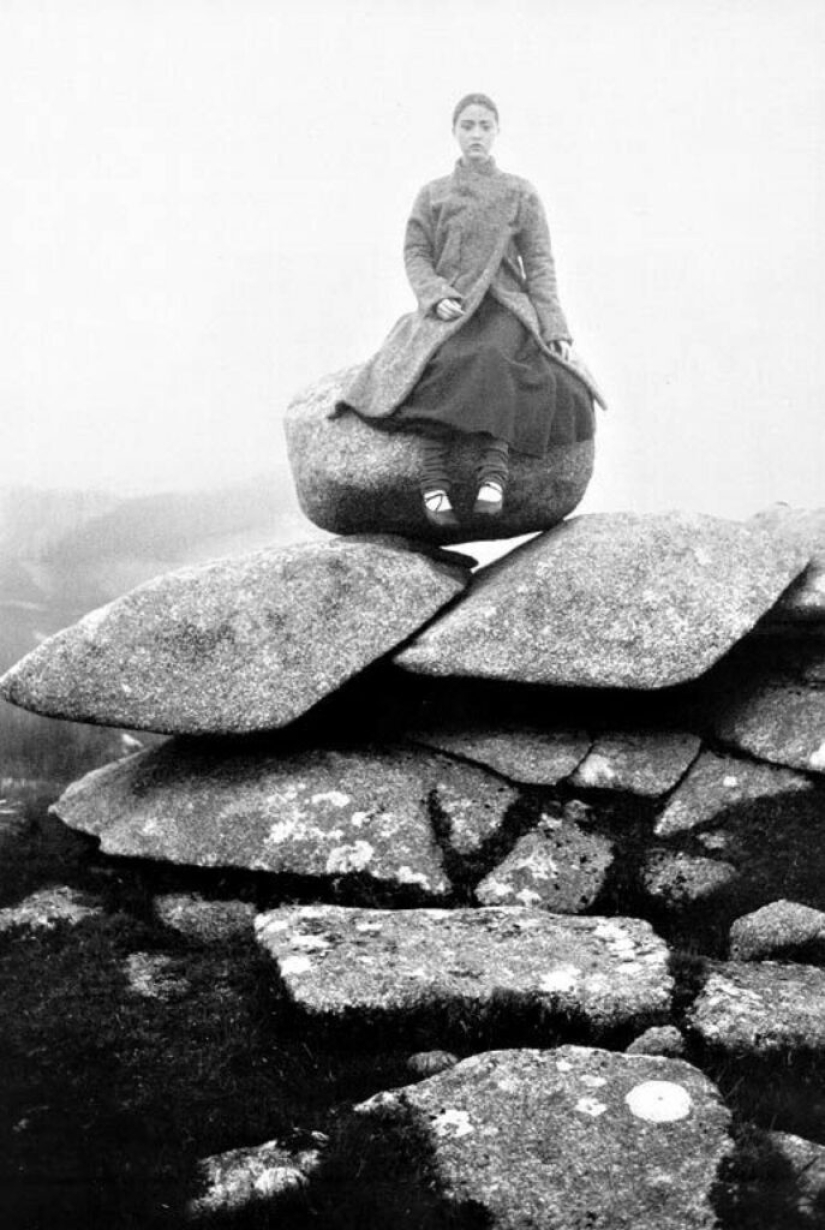 Imágenes inusuales de famosos hooligans de la fotografía de moda de Jürgen Teller Imágenes inusuales de famosos hooligans de la fotografía de moda de Jürgen Teller