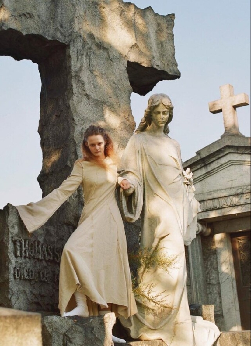 Imágenes inusuales de famosos hooligans de la fotografía de moda de Jürgen Teller Imágenes inusuales de famosos hooligans de la fotografía de moda de Jürgen Teller