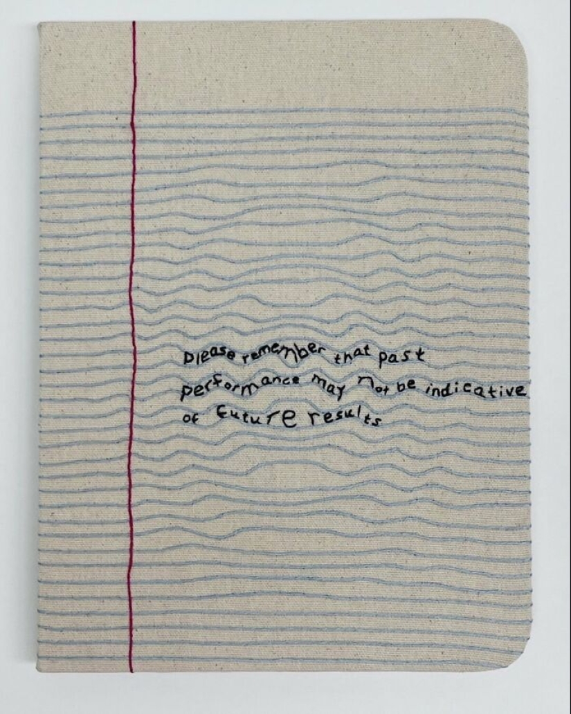 Impresionante tela bordada que imita libros y cuadernos, por Candace Hicks