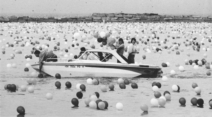 In 1986, Cleveland was attacked by ... balloons In 1986, Cleveland was attacked by ... balloons