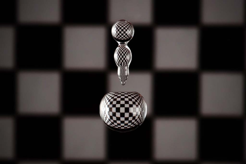 Incredible reflections in a drop of water