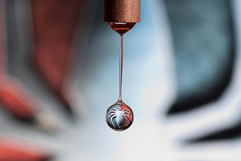 Incredible reflections in a drop of water