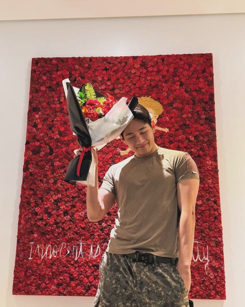 Inside BTS V AKA "Sergeant" Kim Taehyung's Military Training Diaries