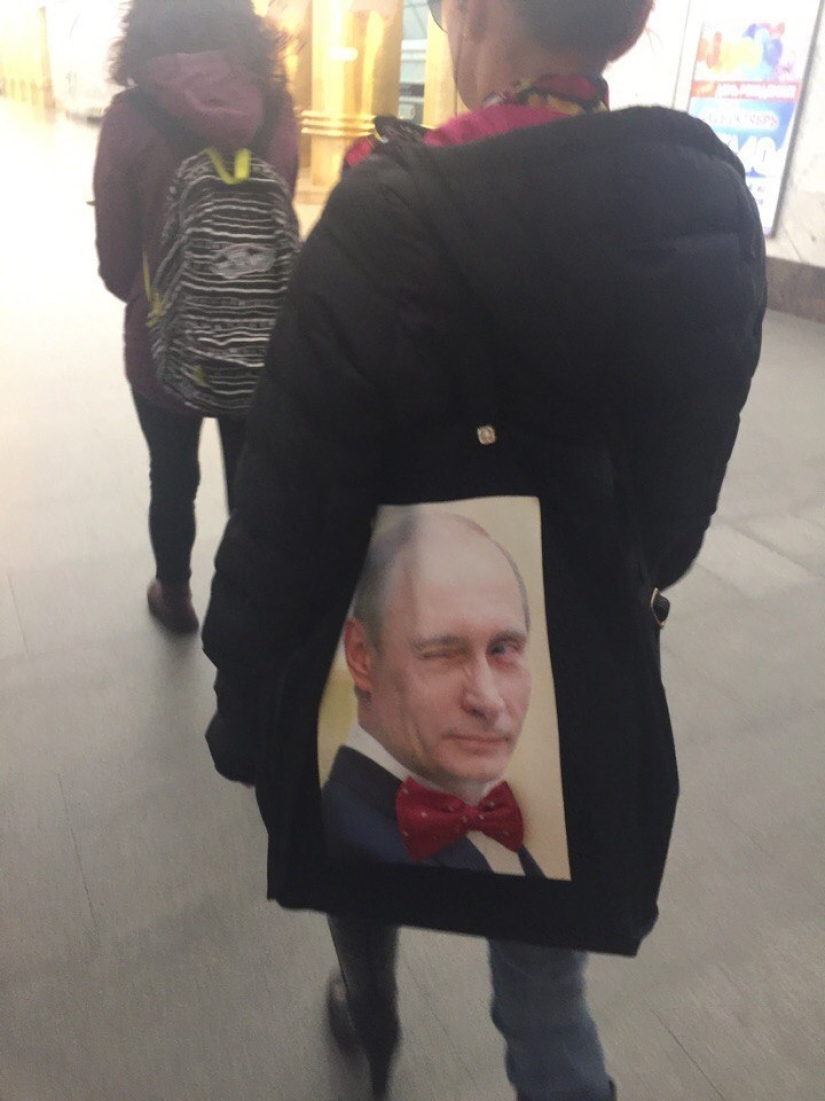 Intelligent madness, or the Strange fashion of the St. Petersburg streets