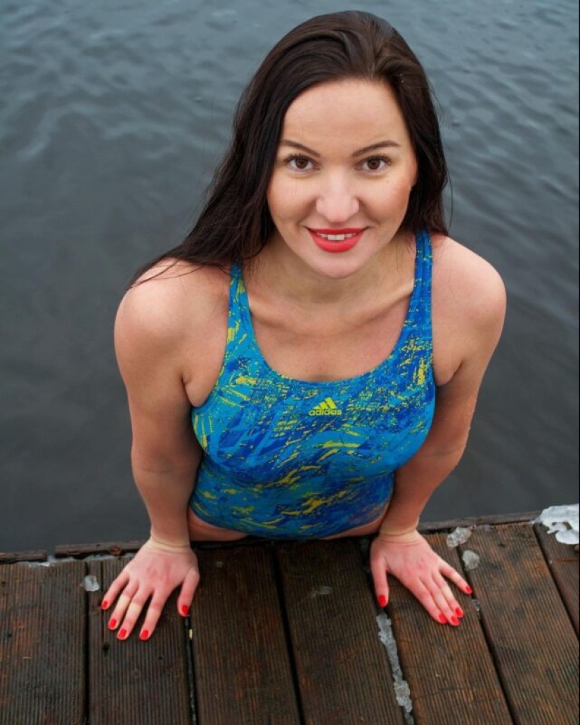 Invierno bañistas que no hay necesidad de esperar para el Bautismo