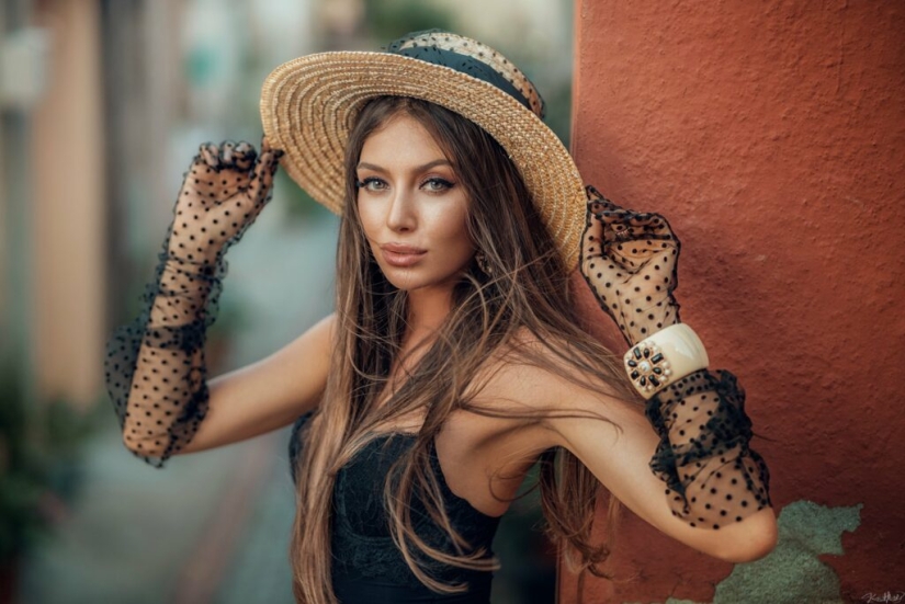 Istanbul beauties in erotic photographs by Kaan Altindal