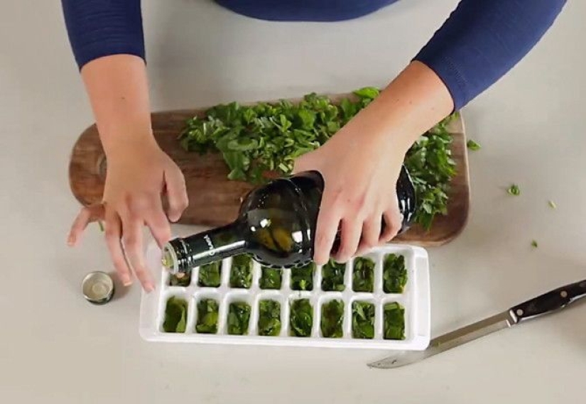 Jeans in the freezer and 10 more amazing life hacks for the kitchen