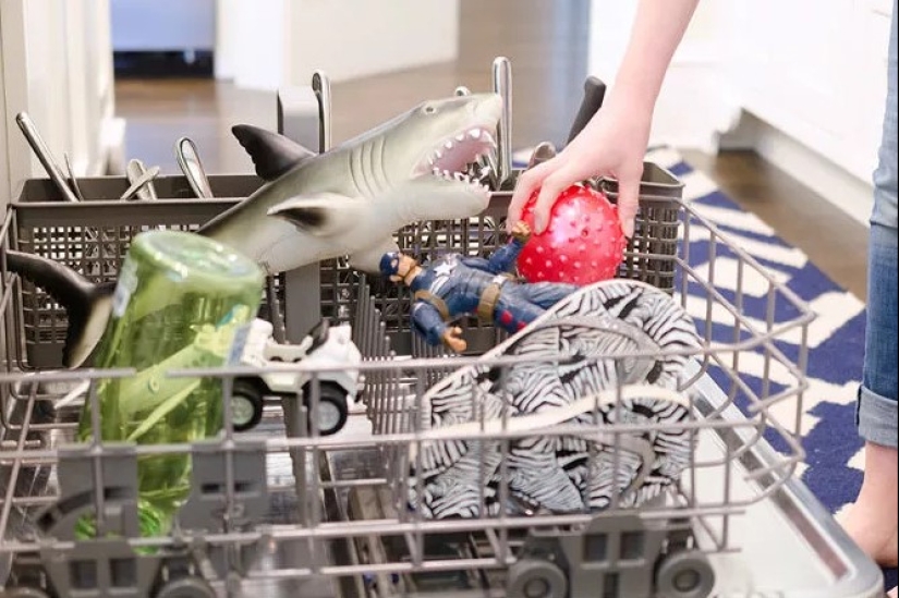 Jeans in the freezer and 10 more amazing life hacks for the kitchen