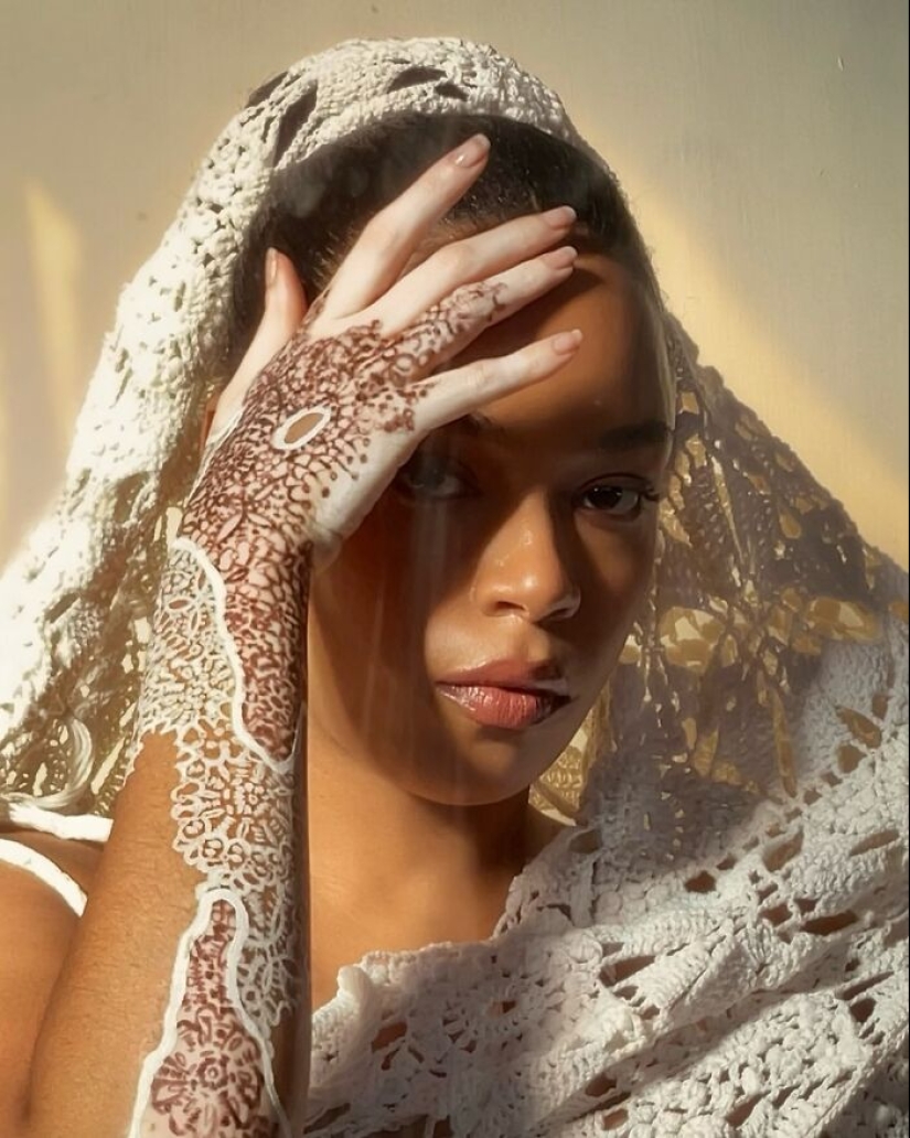 La bailarina convertida en artista Amara Alemán convierte su vitíligo en vibrante arte corporal