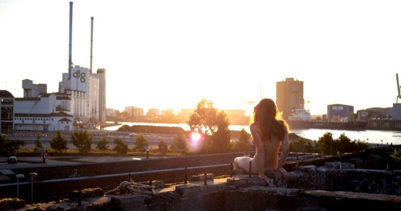 La cantante de desechos: el fotógrafo-un techador de Dinamarca dispara el sexo, las ruinas y el óxido La cantante de desechos: el fotógrafo-un techador de Dinamarca dispara el sexo, las ruinas y el óxido