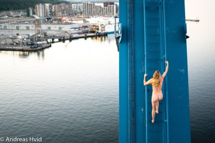 La cantante de desechos: el fotógrafo-un techador de Dinamarca dispara el sexo, las ruinas y el óxido La cantante de desechos: el fotógrafo-un techador de Dinamarca dispara el sexo, las ruinas y el óxido