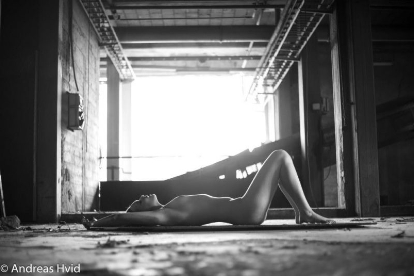 La cantante de desechos: el fotógrafo-un techador de Dinamarca dispara el sexo, las ruinas y el óxido La cantante de desechos: el fotógrafo-un techador de Dinamarca dispara el sexo, las ruinas y el óxido