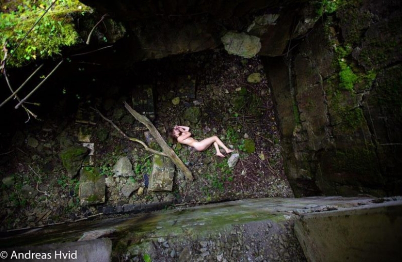 La cantante de desechos: el fotógrafo-un techador de Dinamarca dispara el sexo, las ruinas y el óxido La cantante de desechos: el fotógrafo-un techador de Dinamarca dispara el sexo, las ruinas y el óxido