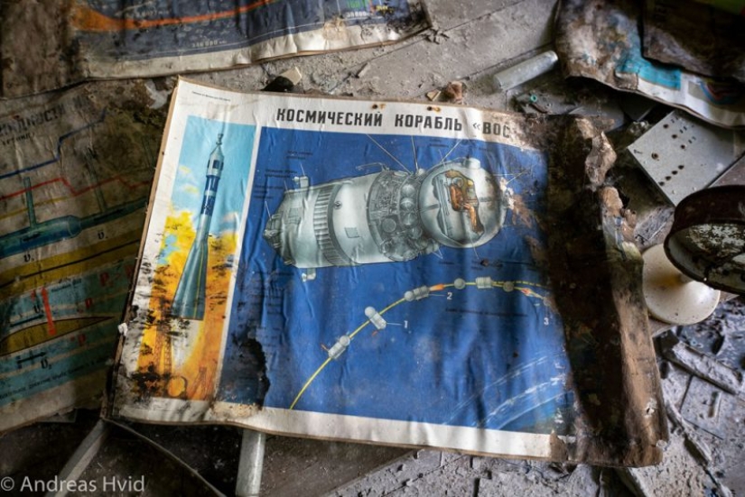 La cantante de desechos: el fotógrafo-un techador de Dinamarca dispara el sexo, las ruinas y el óxido La cantante de desechos: el fotógrafo-un techador de Dinamarca dispara el sexo, las ruinas y el óxido