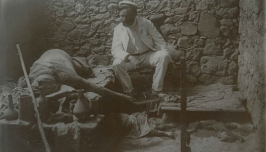 La cara distorsionada en los estertores de la agonía: las imágenes antes y después de la terrible erupción volcánica del siglo xx