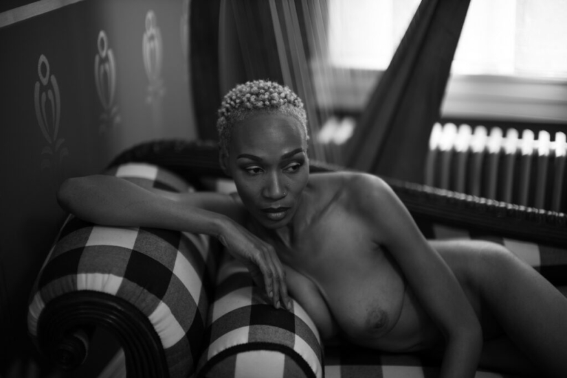 La estética del silencio: cómo la fotógrafa Michelle Bomberger reinventó el género del desnudo La estética del silencio: cómo la fotógrafa Michelle Bomberger reinventó el género del desnudo