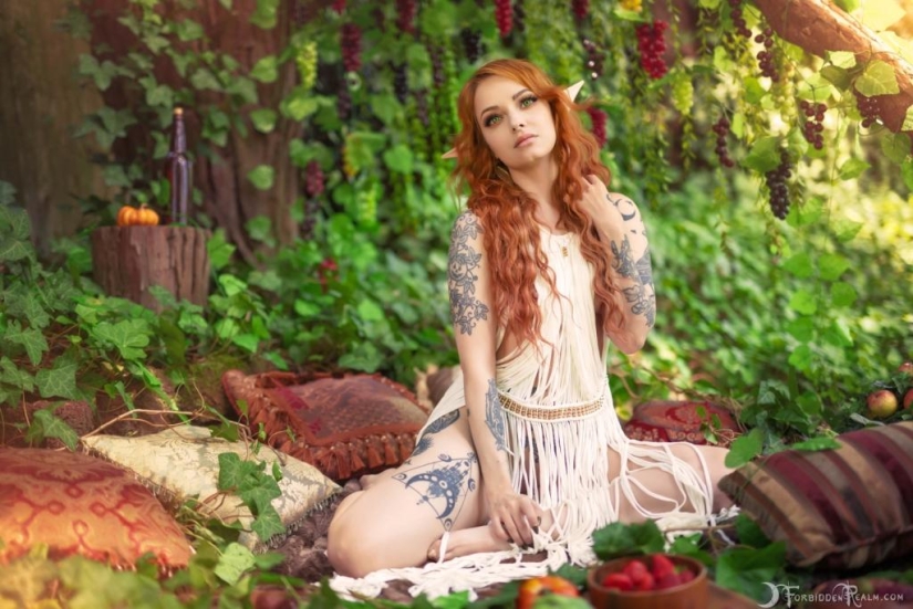 La hermosa Genevieve es una estrella de cosplay que crea su propia realidad