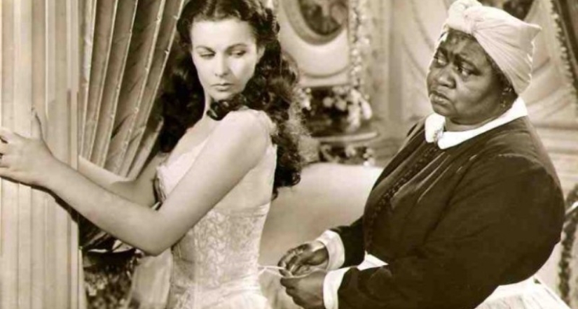 La historia de la ropa interior femenina: lo que se escondía debajo de las túnicas y faldas de las fashionistas de diferentes épocas La historia de la ropa interior femenina: lo que se escondía debajo de las túnicas y faldas de las fashionistas de diferentes épocas