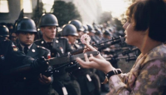 La historia de los libros de texto de Marc Ribot La historia de los libros de texto de Marc Ribot