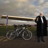 La historia de Michel Lotito o "Monsieur Eat Everything" que se comió el avión