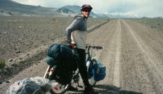 La historia del "sueco loco" Yeran Kropp, que fue en bicicleta al Everest La historia del "sueco loco" Yeran Kropp, que fue en bicicleta al Everest