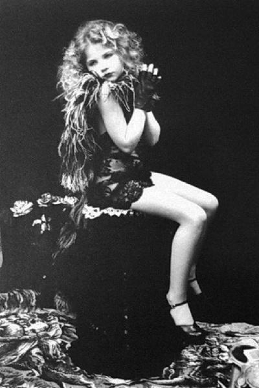 La infancia arruinada de Eva Ionesco, una niña que se convirtió en el juguete sexual de su madre a la edad de 5 años