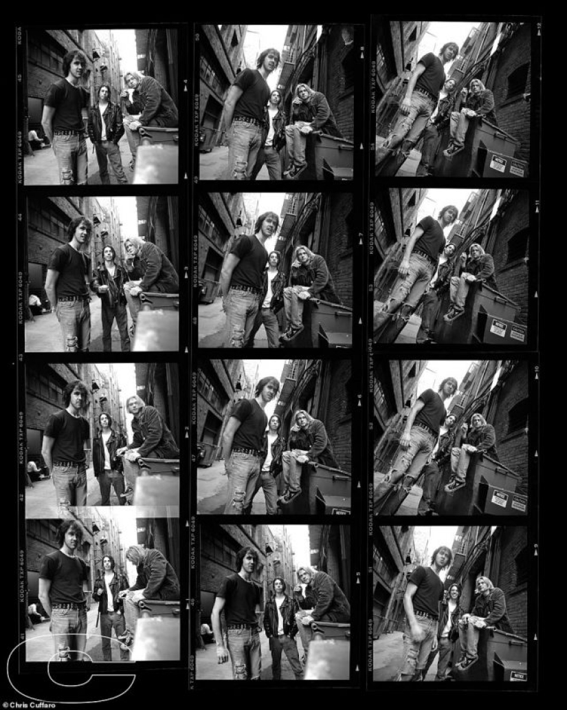La última revolución del Rock: raras fotos de bandas de culto grunge de los 90 por Chris Cuffaro La última revolución del Rock: raras fotos de bandas de culto grunge de los 90 por Chris Cuffaro