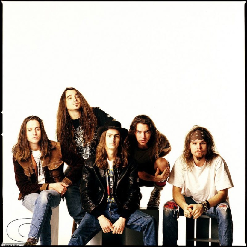 La última revolución del Rock: raras fotos de bandas de culto grunge de los 90 por Chris Cuffaro La última revolución del Rock: raras fotos de bandas de culto grunge de los 90 por Chris Cuffaro