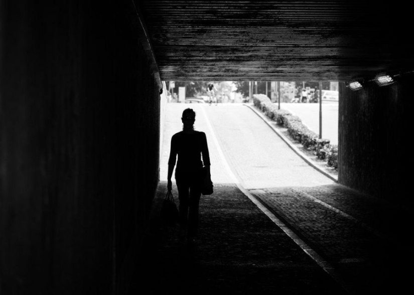 La Magia en Blanco y Negro de los Retratos Callejeros de Giulio Magnifico La Magia en Blanco y Negro de los Retratos Callejeros de Giulio Magnifico