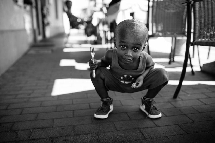 La Magia en Blanco y Negro de los Retratos Callejeros de Giulio Magnifico La Magia en Blanco y Negro de los Retratos Callejeros de Giulio Magnifico