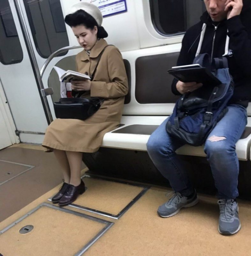 La moda de la gente: el más brillante de los pasajeros en el metro
