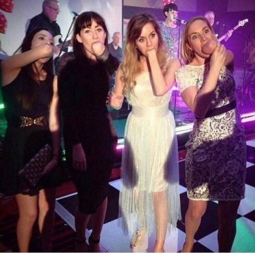 La más extraña de las competiciones en la boda: 25 fotos que todos avergonzado La más extraña de las competiciones en la boda: 25 fotos que todos avergonzado