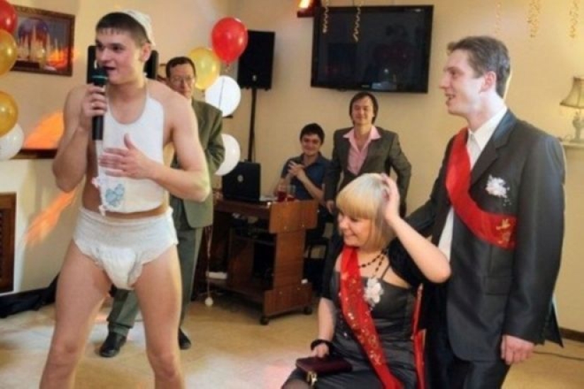 La más extraña de las competiciones en la boda: 25 fotos que todos avergonzado La más extraña de las competiciones en la boda: 25 fotos que todos avergonzado