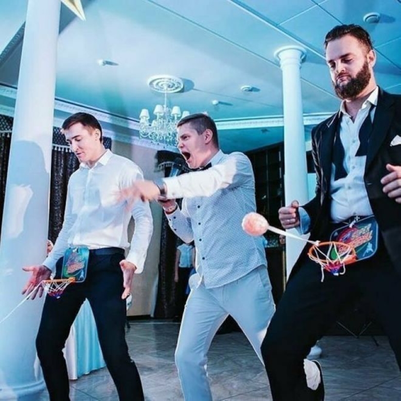 La más extraña de las competiciones en la boda: 25 fotos que todos avergonzado La más extraña de las competiciones en la boda: 25 fotos que todos avergonzado