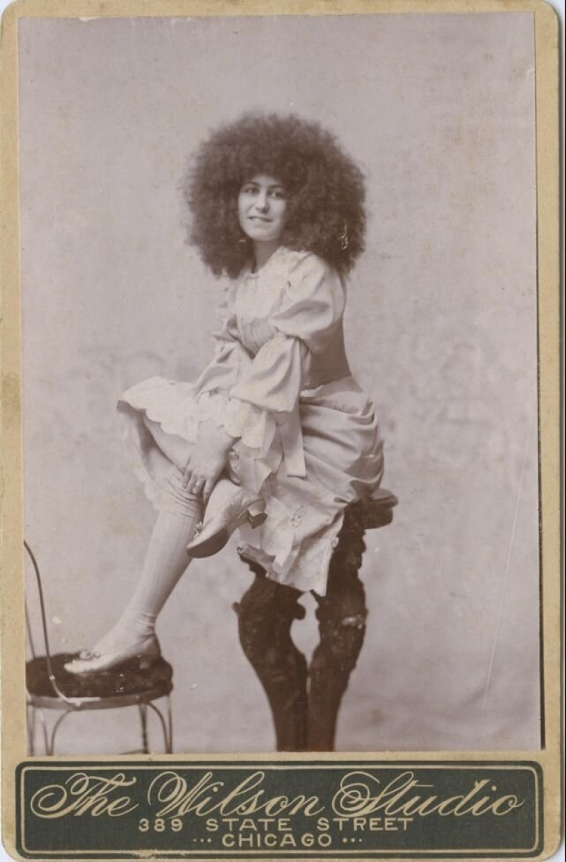 La más hermosa del mundo de las mujeres, falso Circasianos, que se realiza en los circos del siglo 19 La más hermosa del mundo de las mujeres, falso Circasianos, que se realiza en los circos del siglo 19